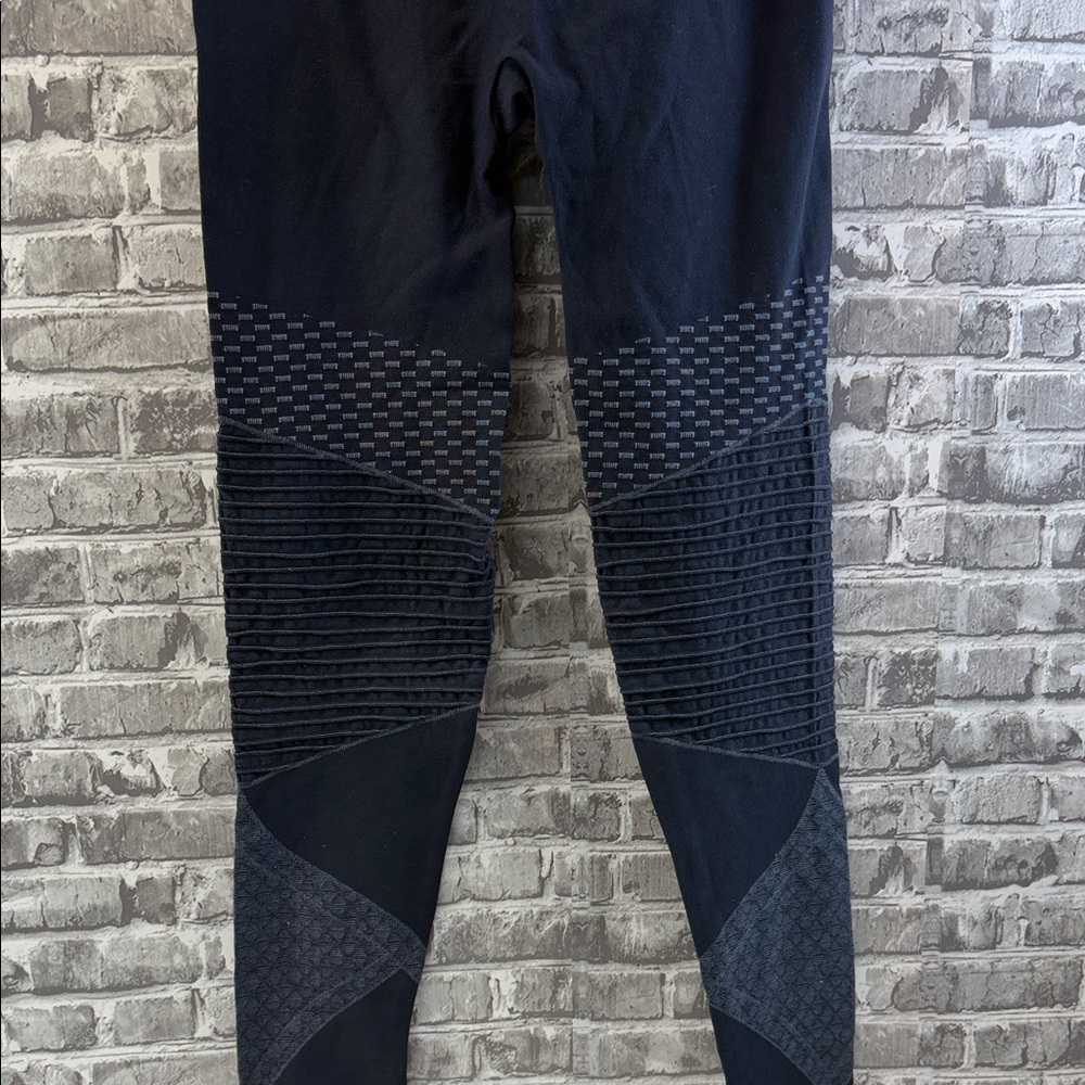 SPANX Patterned Leggings - Picture 6 of 11